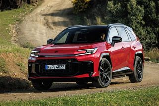 Obrovské slevy opět létají vzduchem! Toyota zvýhodnila své oblíbené modely včetně úsporných hybridů - Garáž.cz